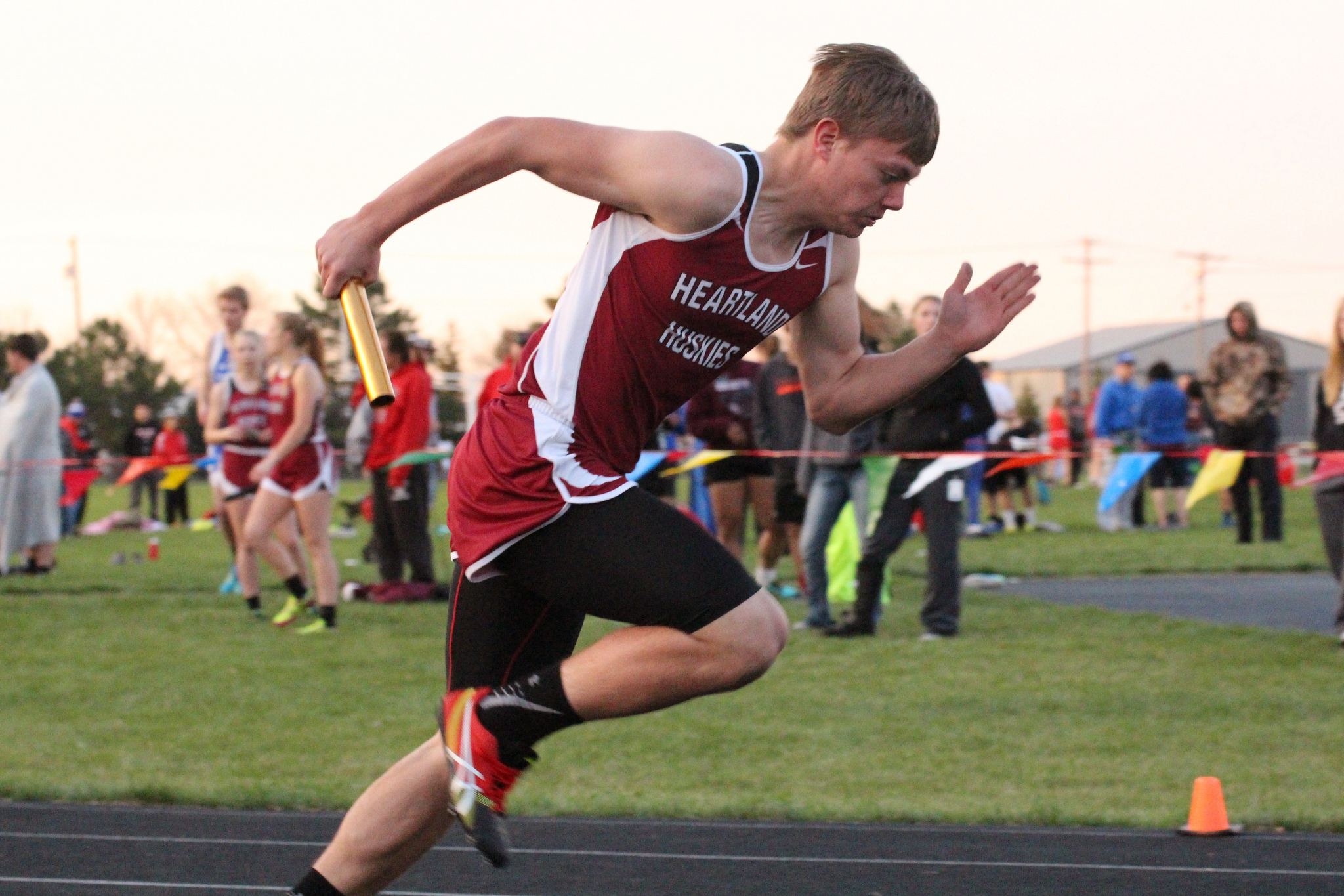 Track Heartland Invitational [RESULTS] [PHOTOS] HeartlandBeat